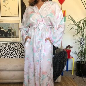 Gorgeous 80s/90s Floral Robe